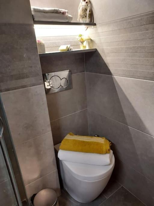 Apartament Sunny Near Metro Ateny